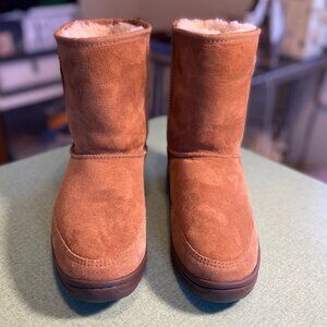 Women's Size 7 Ugg Boots, Outdoor Sole, New Without Box